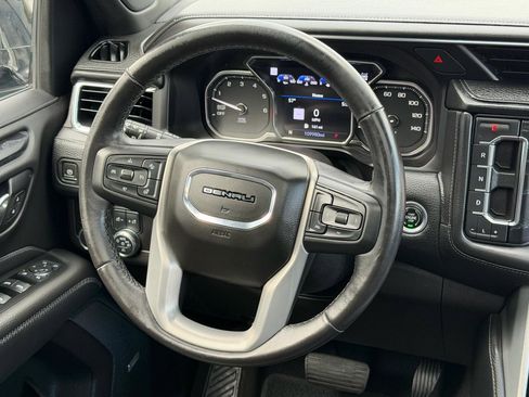 Used 2021 GMC Yukon XL Denali w/ Denali Premium Package AWD/4WD image 14