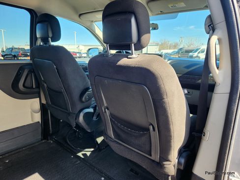 Used 2013 Dodge Grand Caravan SXT w/ Rear Park Assist Pkg image 31