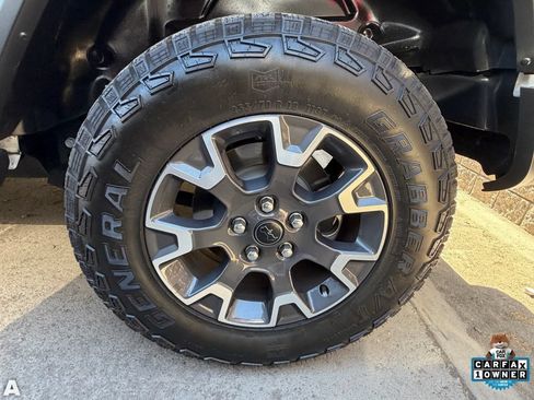 Used 2025 Jeep Wrangler Unlimited Sahara AWD/4WD image 6
