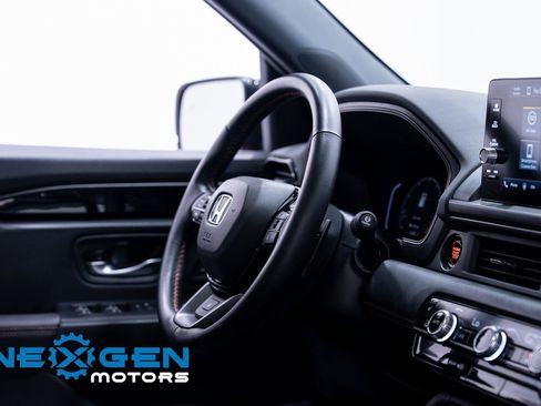 Used 2025 Honda Pilot TrailSport image 48