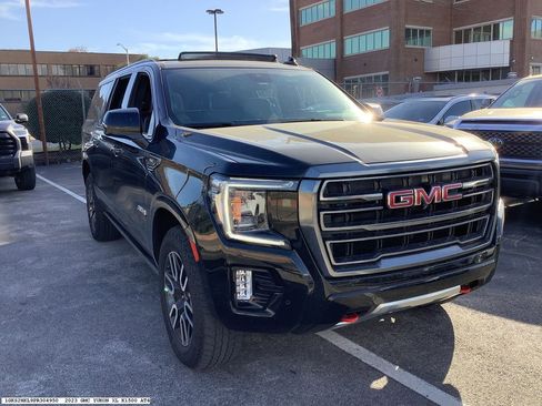 Used 2023 GMC Yukon XL AT4 w/ AT4 Premium Package image 6