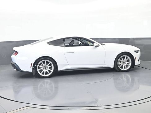 Used 2024 Ford Mustang Coupe RWD image 7
