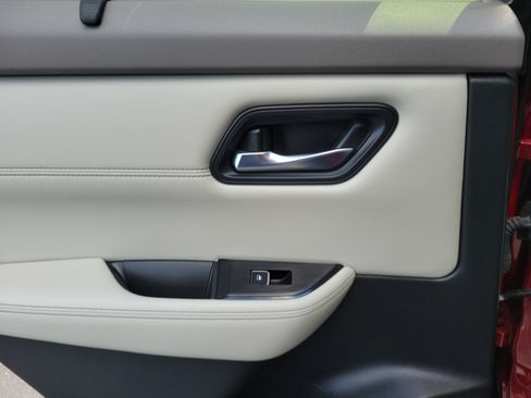Certified 2023 Nissan Rogue SL w/ SL Premium Package FWD image 12