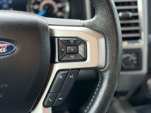 Used 2015 Ford F150 Lariat w/ Equipment Group 502A Luxury image 10