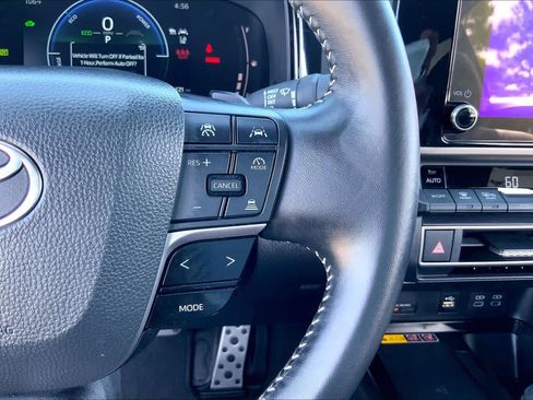 Used 2025 Toyota Camry SE w/ Convenience Package FWD image 24