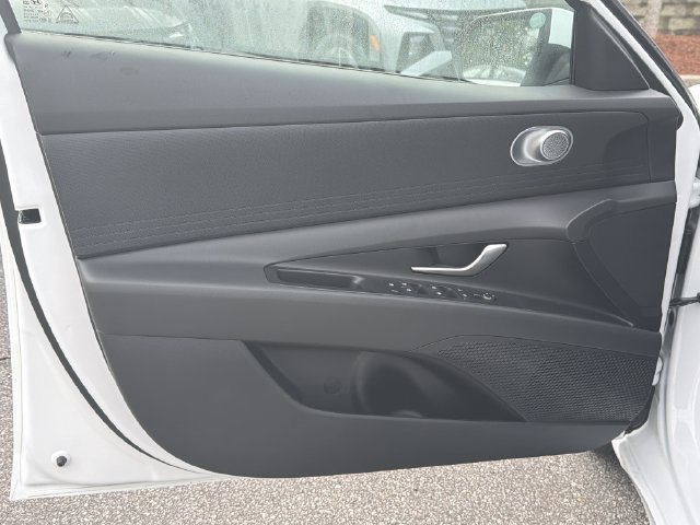 New 2026 Hyundai Elantra Hybrid FWD image 12