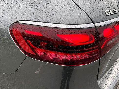 Used 2025 Mercedes-Benz GLS 450 4MATIC image 30
