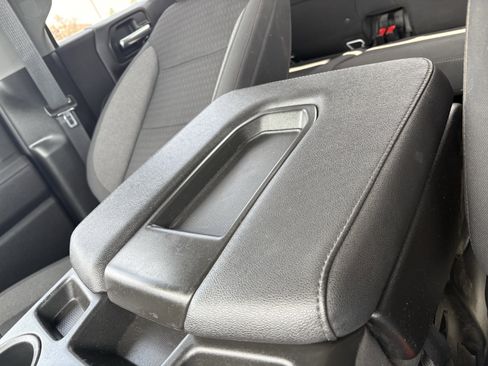 Used 2022 Chevrolet Silverado 2500 LT w/ Convenience Package image 28