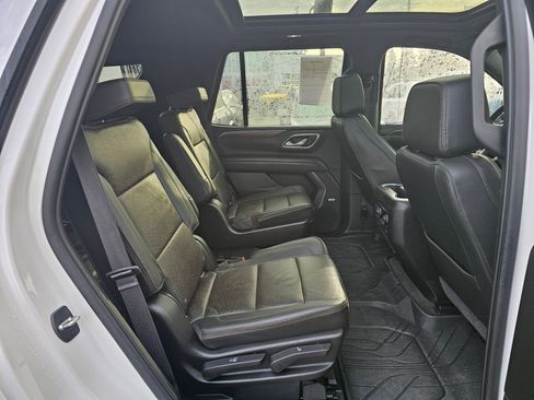 Used 2021 Chevrolet Tahoe High Country w/ Premium Package image 12