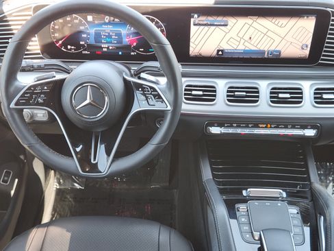 Used 2024 Mercedes-Benz GLS 450 4MATIC image 26
