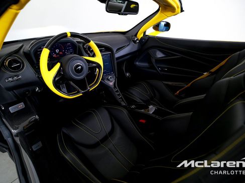 Used 2022 McLaren 765LT RWD image 14