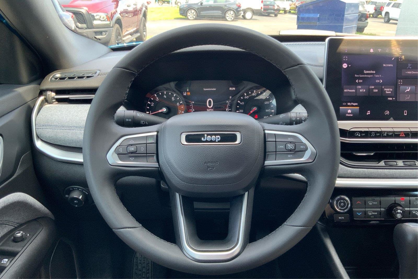 Used 2024 Jeep Compass Latitude AWD/4WD image 16