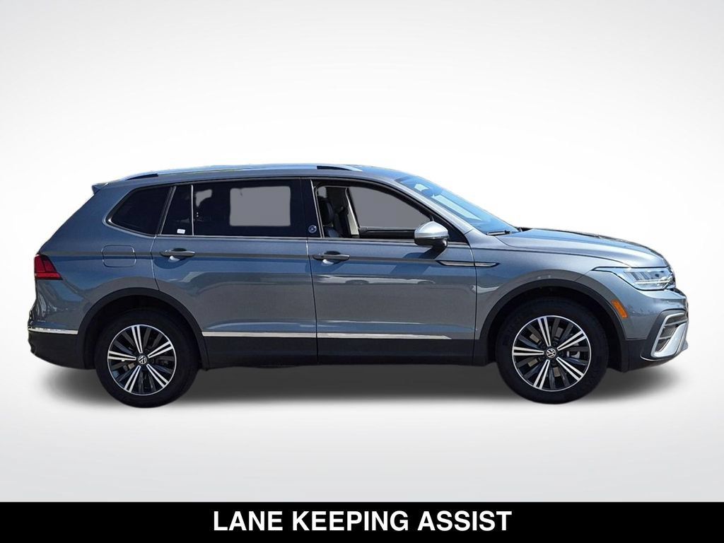Used 2024 Volkswagen Tiguan Wolfsburg Edition AWD/4WD image 6