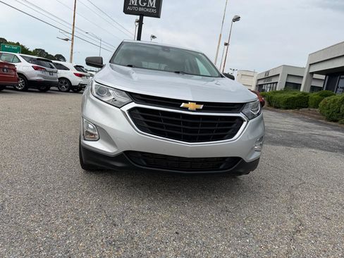 Used 2021 Chevrolet Equinox LS w/ LS Convenience Package FWD image 5