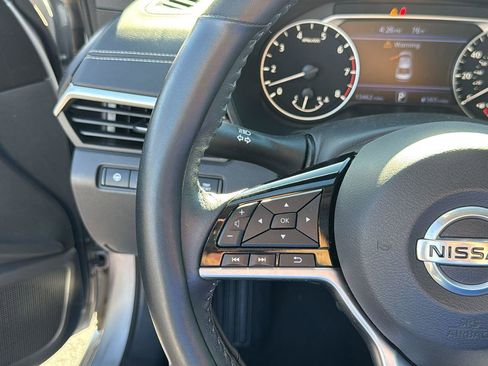 Used 2022 Nissan Altima 2.5 SV w/ SV Premium Package image 10