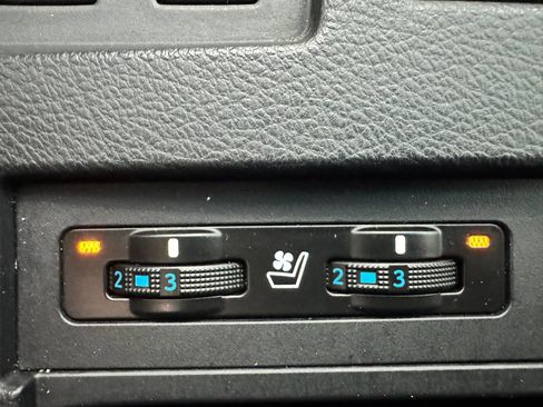 Used 2015 Lexus RX 450h AWD image 34