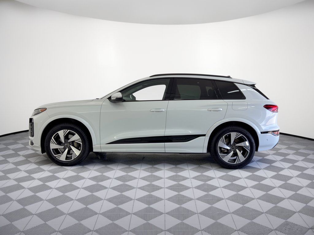 Used 2025 Audi Q6 e-tron Premium Plus w/ Premium Plus AWD/4WD image 2