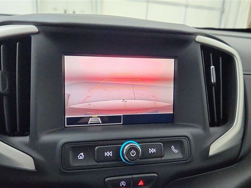 Used 2024 GMC Terrain SLE image 40