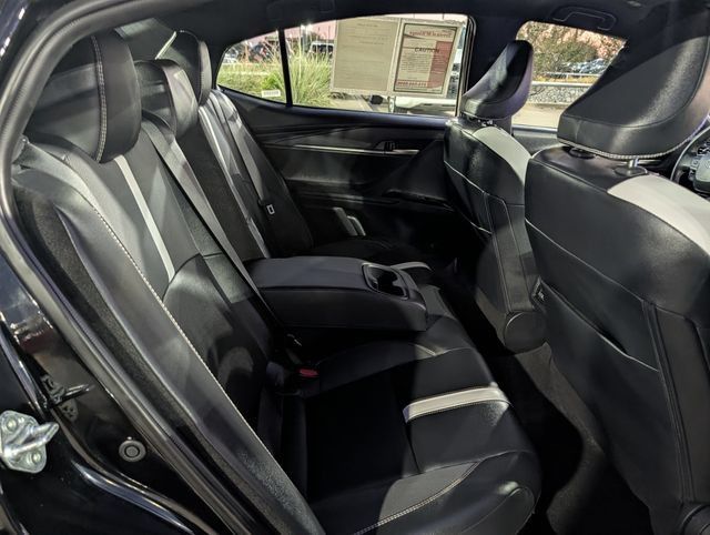 Used 2025 Toyota Camry SE FWD image 29