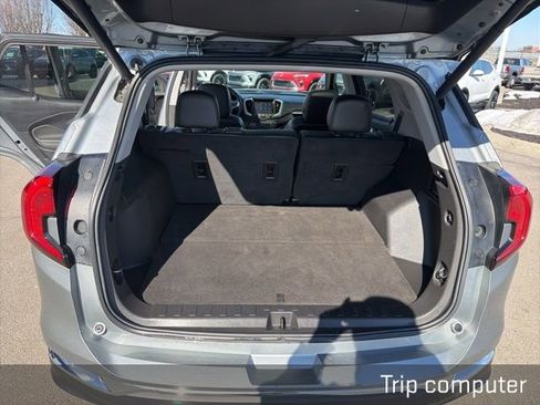 Used 2023 GMC Terrain SLT image 31