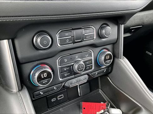 Used 2024 Chevrolet Tahoe LT AWD/4WD image 20