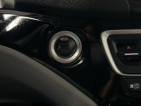 Used 2018 Honda Pilot Elite image 15