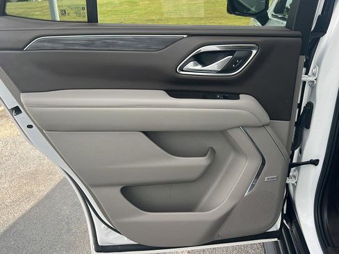 Used 2022 GMC Yukon SLT w/ SLT Luxury Package RWD image 19