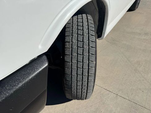 Used 2014 Chevrolet Express 2500 LS image 19