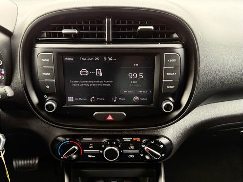 Used 2022 Kia Soul LX FWD image 19