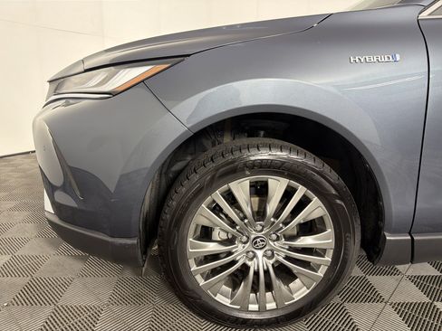 Used 2021 Toyota Venza Limited image 5