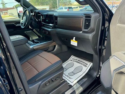 New 2026 Chevrolet Silverado 3500 High Country w/ High Country Premium Package AWD/4WD image 11