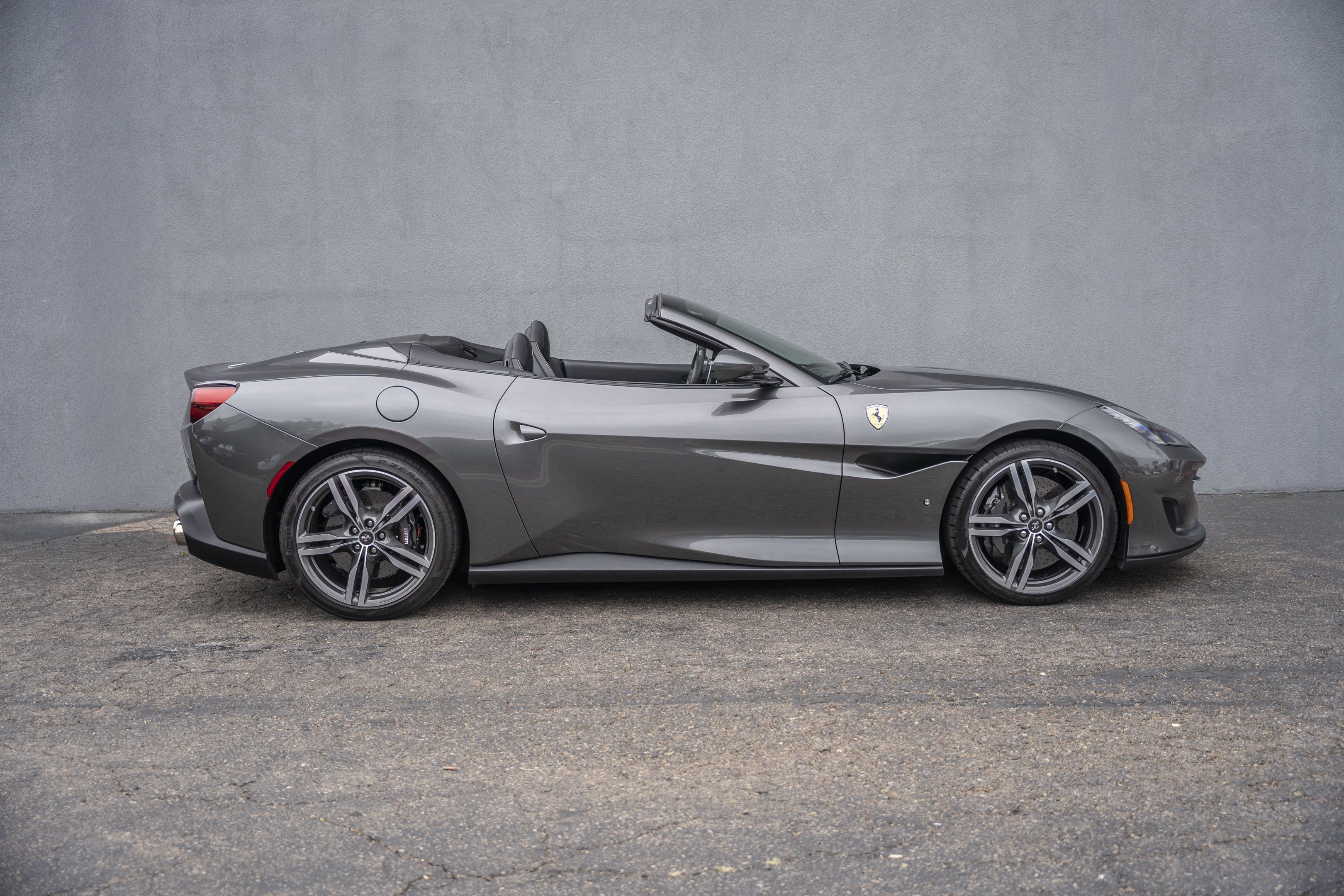 Used 2020 Ferrari Portofino RWD image 6