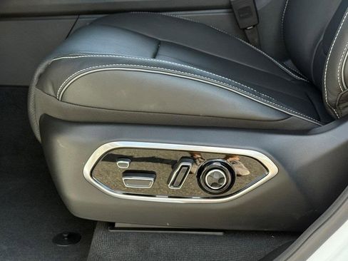 New 2025 Jeep Grand Cherokee Overland w/ Adv Protech Group III image 27