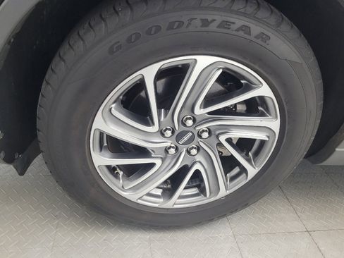 Used 2021 Lincoln Aviator 2WD image 31