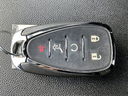 Used 2023 Chevrolet Equinox LT w/ Driver Convenience Package image 11