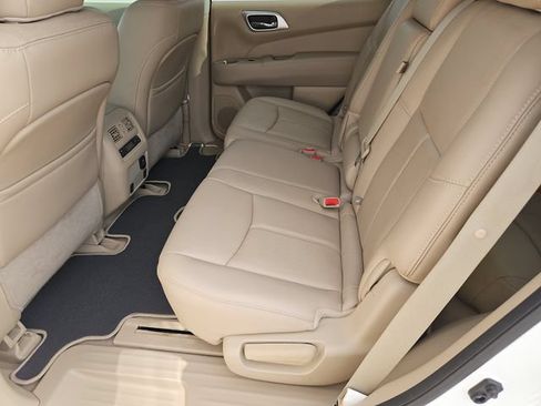 Used 2015 Nissan Pathfinder Platinum FWD image 15