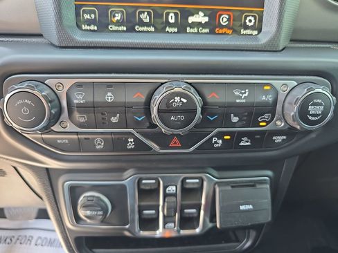 Used 2020 Jeep Gladiator Sport w/ Quick Order Package 24S AWD/4WD image 17