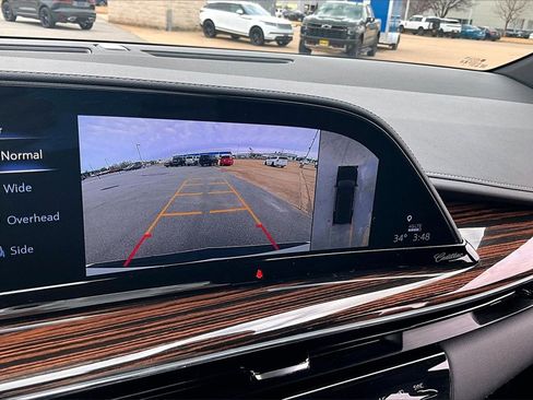 Used 2024 Cadillac Escalade ESV Premium Luxury image 23