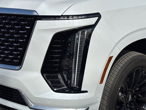 New 2026 Cadillac Escalade Luxury image 14