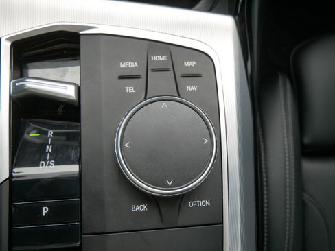 Used 2023 BMW 230i Coupe w/ Premium Package image 21