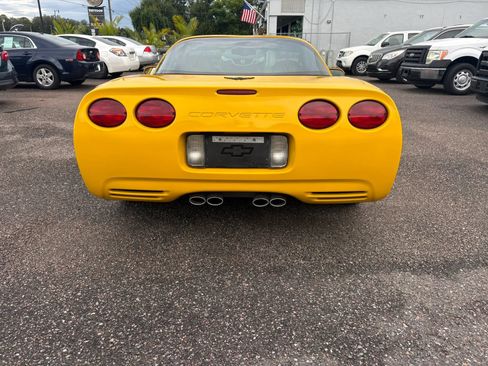 Used 2004 Chevrolet Corvette Coupe w/ Preferred Equipment Group RWD image 4