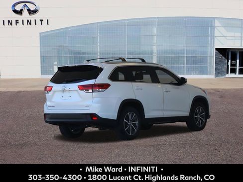 Used 2019 Toyota Highlander XLE FWD image 6