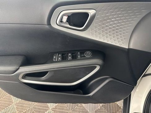 Certified 2023 Kia Soul LX w/ Option Group 015 FWD image 20