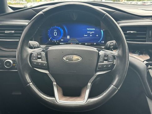 Used 2021 Ford Explorer Platinum w/ Equipment Group 601A AWD/4WD image 14