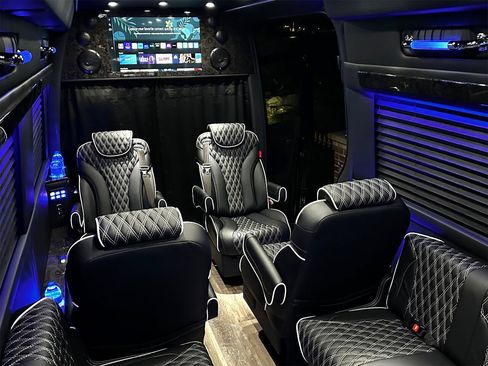 Used 2024 Mercedes-Benz Sprinter 3500 image 7