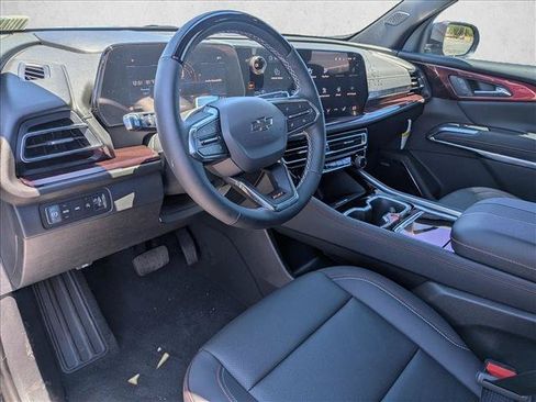 New 2026 Chevrolet Traverse Z71 w/ Enhanced Driving Package AWD/4WD image 3