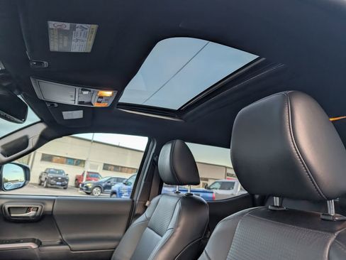 Certified 2021 Toyota Tacoma TRD Sport w/ TRD Premium Sport Package image 21