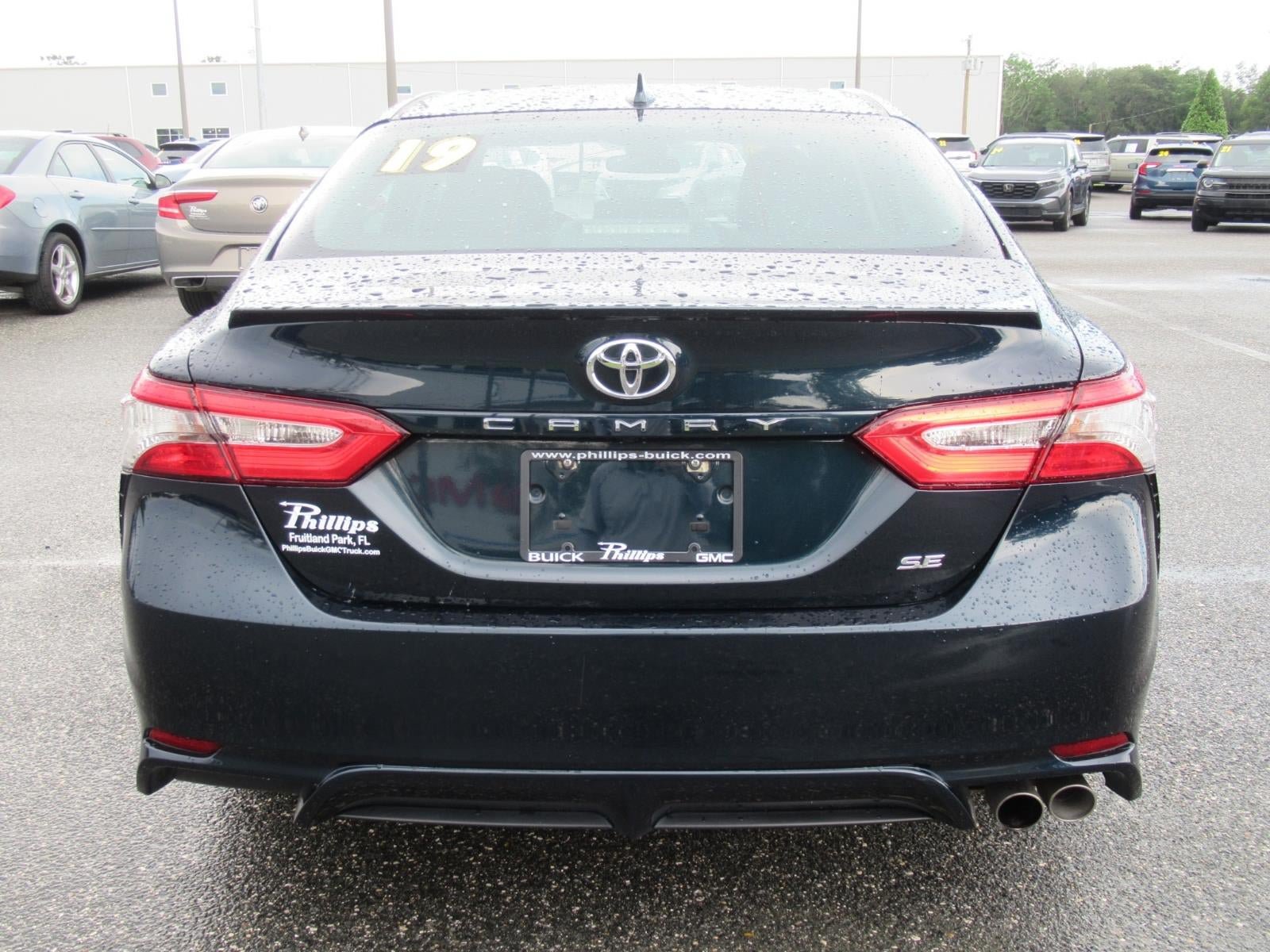 Used 2019 Toyota Camry SE FWD image 6
