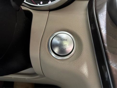 Used 2019 Mercedes-Benz GLC 300 4MATIC image 27