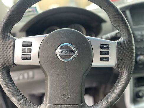 Used 2011 Nissan Pathfinder Silver image 16